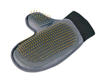 Trixie №23392 щетка-рукавица с шариками 18х24см